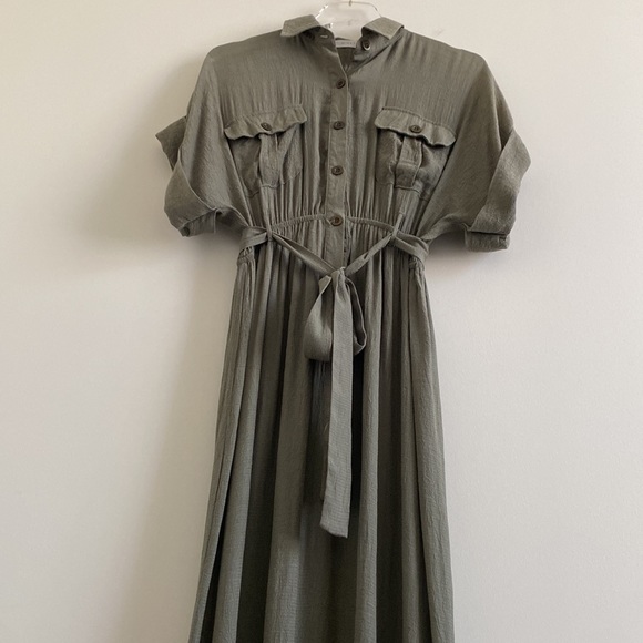 MINKPINK Collared Maxi Dress - Picture 13 of 16